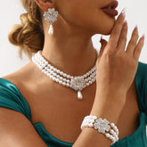 Parure fleur et perles