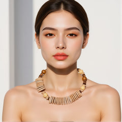 Collier ras-du-cou artisanal en perles et bois – Style géométrique rétro chic