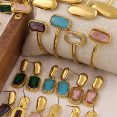 Parure élégante – Bague carrée, bracelet, collier et boucles d’oreilles avec zircon arc-en-ciel, plaqué or 18K