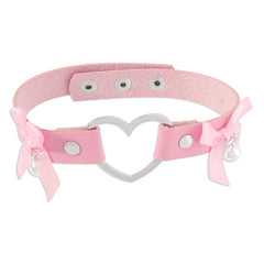 Collier ras-du-cou cœur géométrique avec nœud papillon et grelot