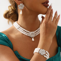 Parure fleur et perles