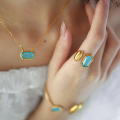 Parure élégante – Bague carrée, bracelet, collier et boucles d’oreilles avec zircon arc-en-ciel, plaqué or 18K