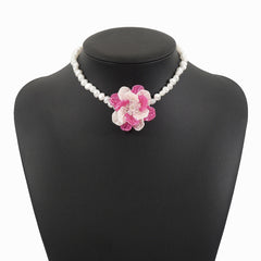 Collier camélia perlé