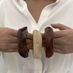 Bracelet large en acrylique – Design irrégulier translucide style INS