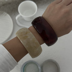 Bracelet acrylique semi-transparent – style INS