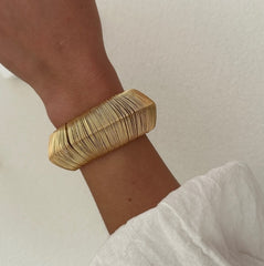 Bracelet C en alliage – style audacieux et unique