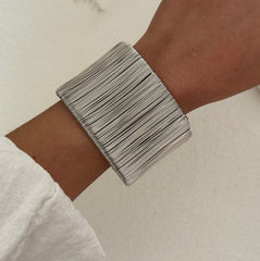 Bracelet C en alliage – style audacieux et unique