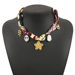 Collier ruban à pendentif fleur en céramique